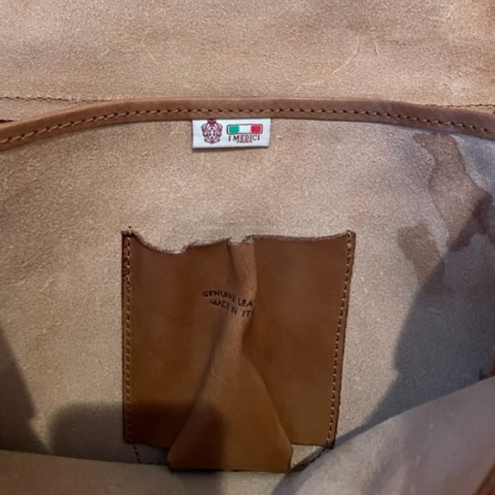 I MEDICI FIRENZE Genuine Leather Backpack Handbag - Picture 8 of 9